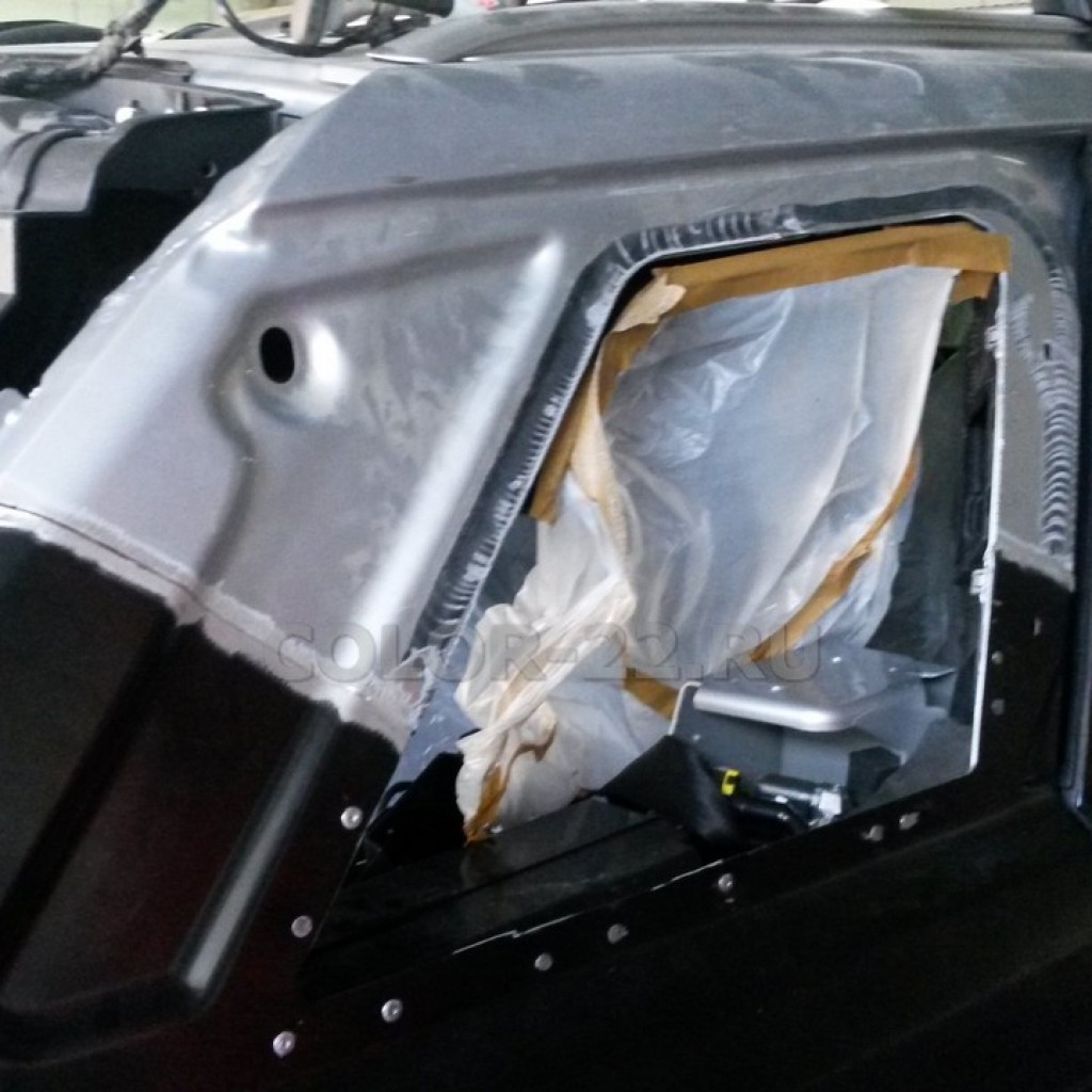 Замена задней алюминиевой боковины в Range Rover Sport - фото 